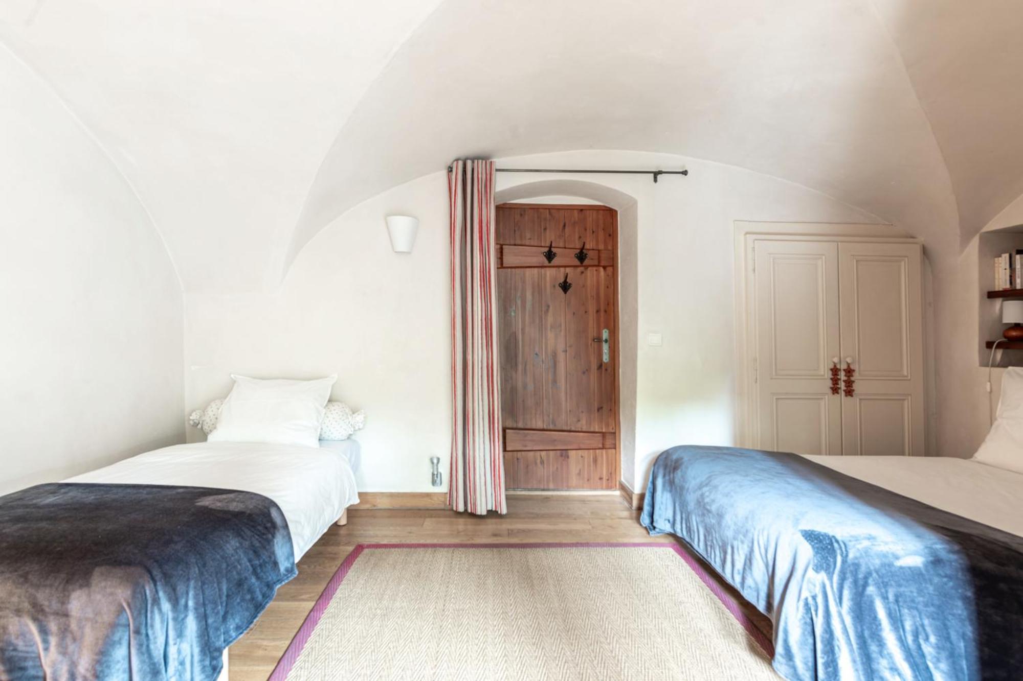 부르생모리스 Bed End Breakfast Du Centre B&B 외부 사진