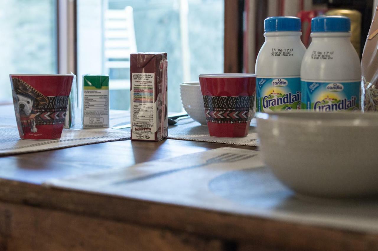 부르생모리스 Bed End Breakfast Du Centre B&B 외부 사진